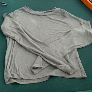 Green crop long sleeve t-shirt